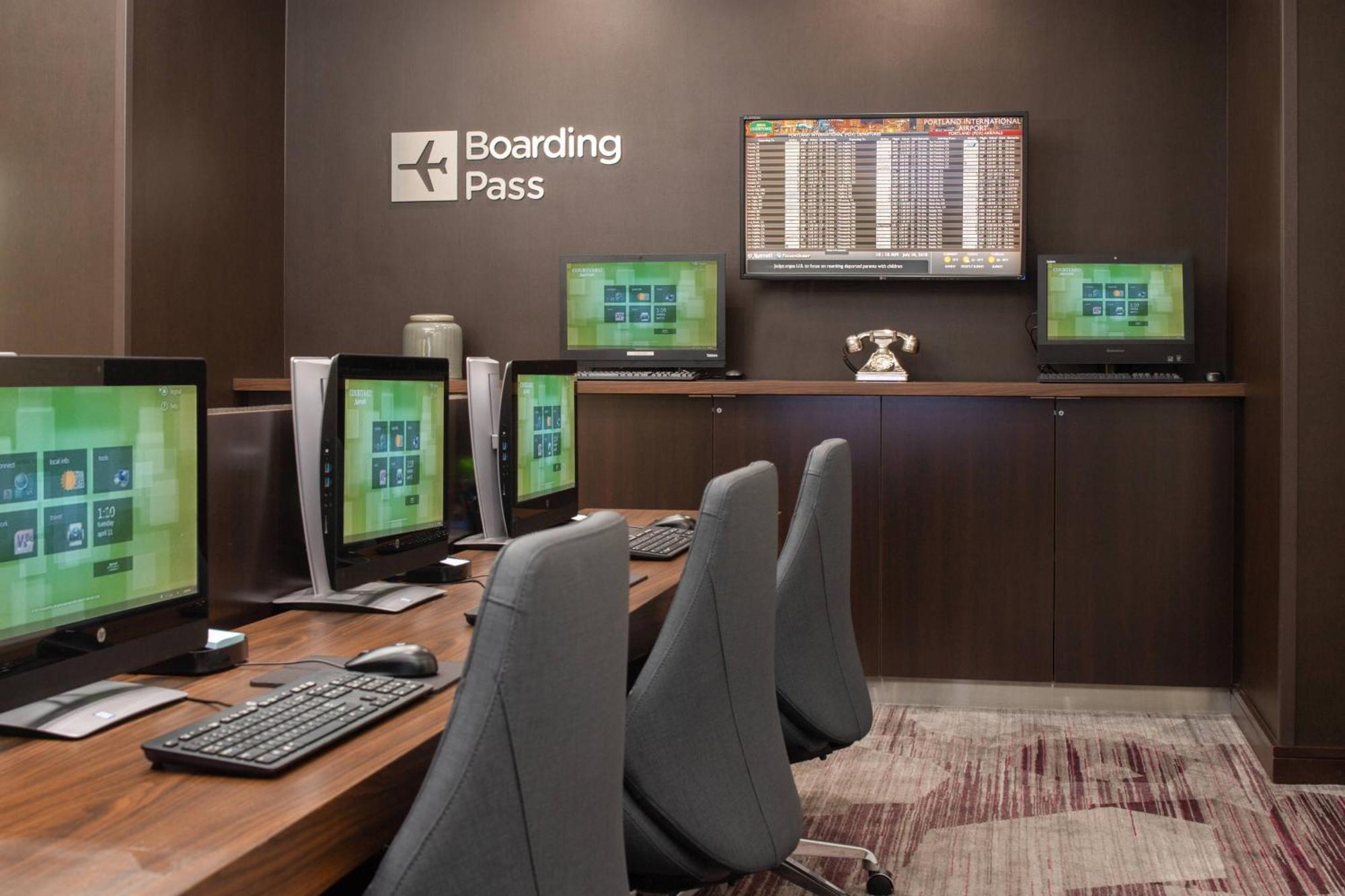 Courtyard By Marriott Portland Airport Hotel Eksteriør billede
