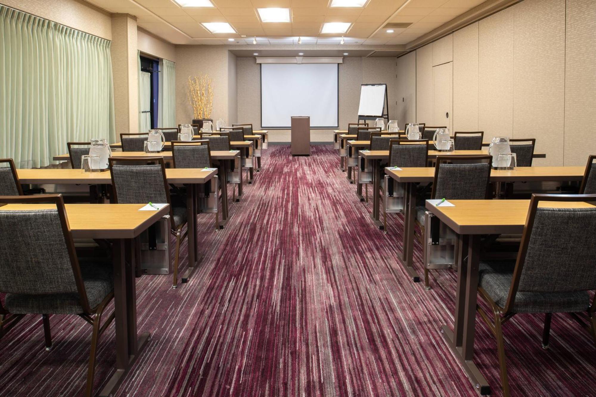 Courtyard By Marriott Portland Airport Hotel Eksteriør billede